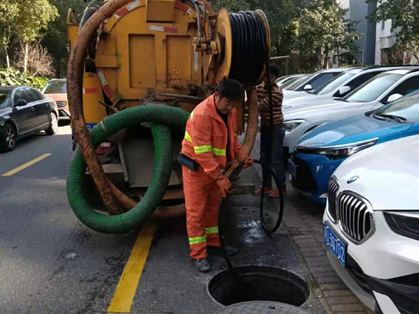 雁峰排污管道清淤